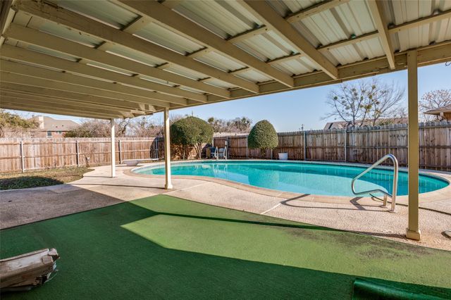 213 Sixpence Lane, Euless, TX 76039