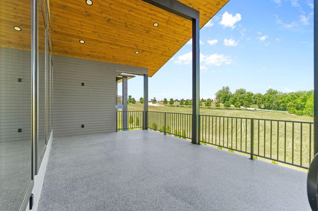 3721 E Woodhue Street, Springfield, MO 65802