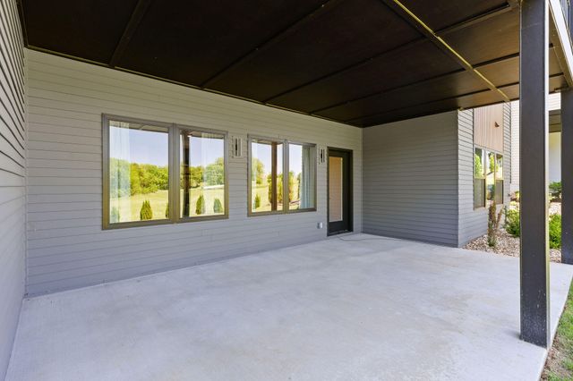 3721 E Woodhue Street, Springfield, MO 65802