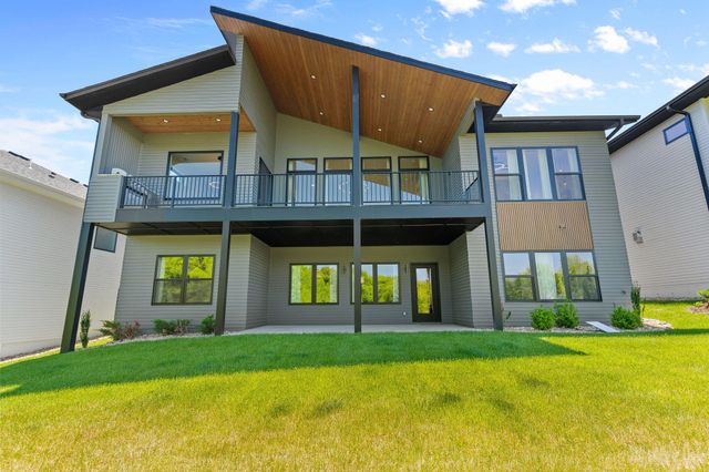 3721 E Woodhue Street, Springfield, MO 65802