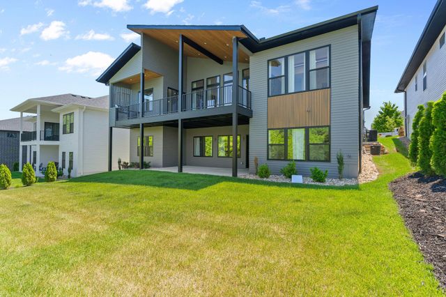 3721 E Woodhue Street, Springfield, MO 65802