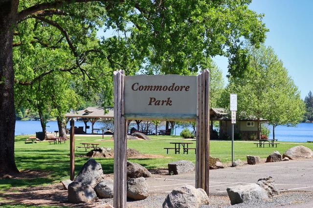 11585 Linnet Ct, Penn Valley, CA 95946