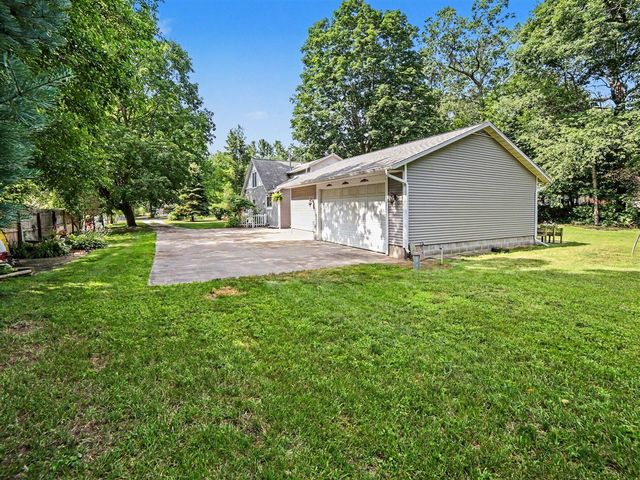 2620 Middle Lake Road, Twin Lake, MI 49457