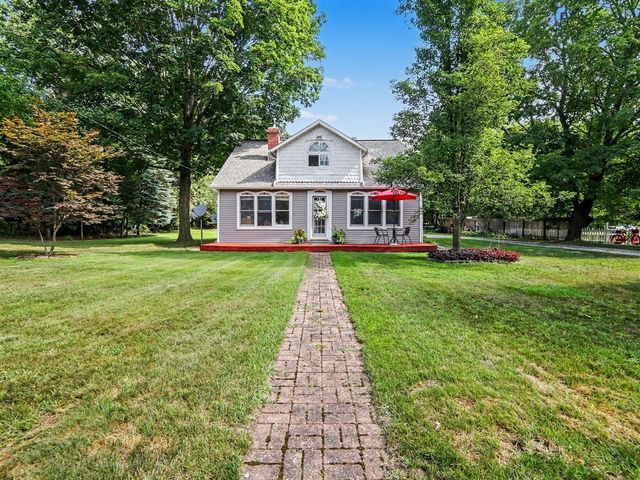 2620 Middle Lake Road, Twin Lake, MI 49457