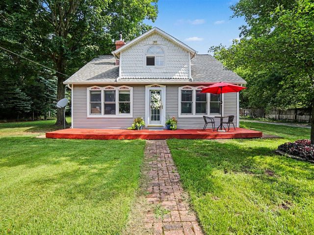 2620 Middle Lake Road, Twin Lake, MI 49457