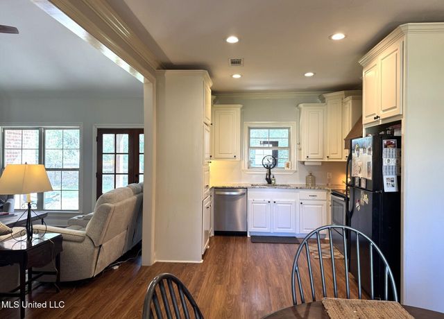 4 Bayou Lane, Natchez, MS 39120