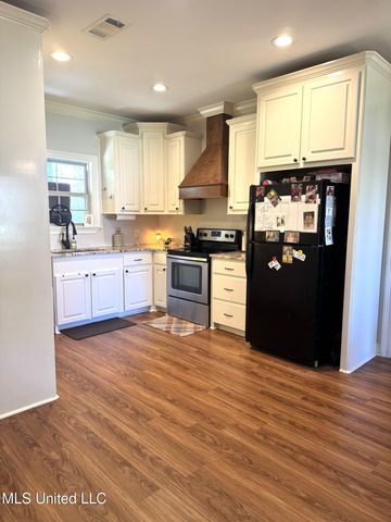 4 Bayou Lane, Natchez, MS 39120