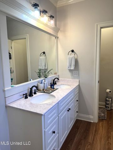 4 Bayou Lane, Natchez, MS 39120