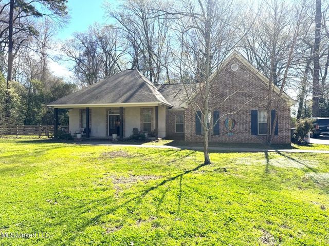 4 Bayou Lane, Natchez, MS 39120