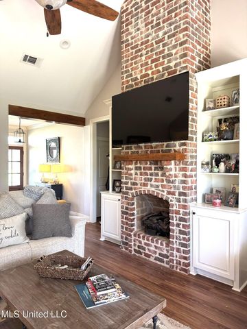 4 Bayou Lane, Natchez, MS 39120