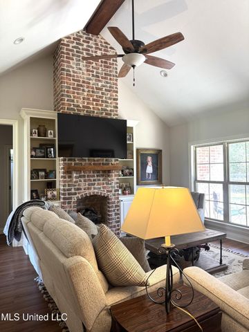 4 Bayou Lane, Natchez, MS 39120