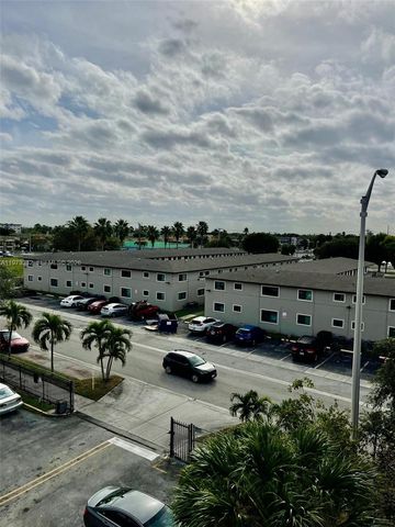 1035 W 77th St 412, Hialeah, FL 33014