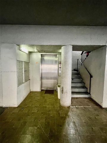 1035 W 77th St 412, Hialeah, FL 33014