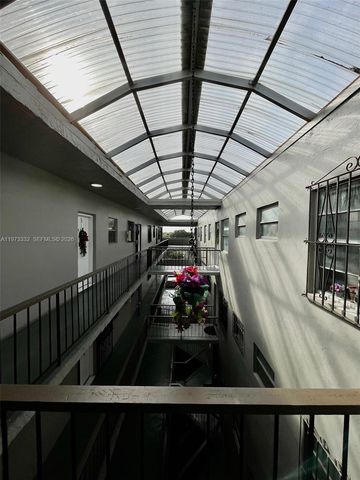 1035 W 77th St 412, Hialeah, FL 33014