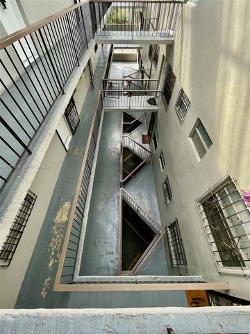 1035 W 77th St 412, Hialeah, FL 33014