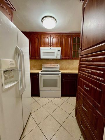 1035 W 77th St 412, Hialeah, FL 33014