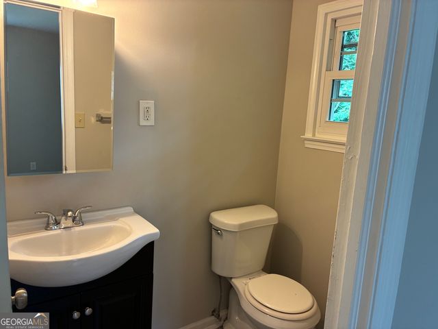 10572 Eagle Drive, Jonesboro, GA 30238