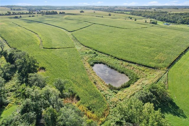 1553 Holmans Road, Mt Vernon, IA 52314