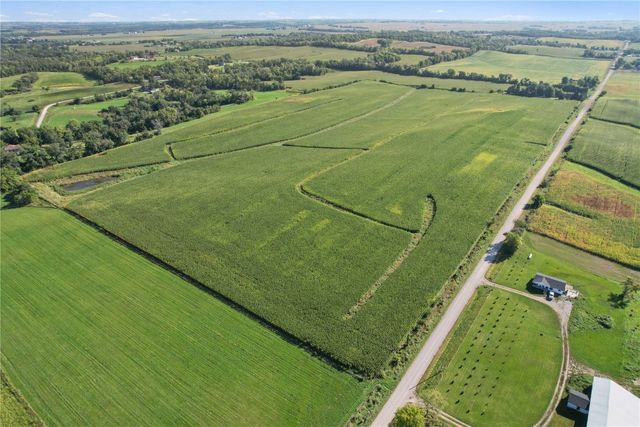 1553 Holmans Road, Mt Vernon, IA 52314