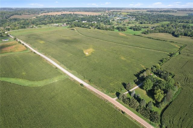 1553 Holmans Road, Mt Vernon, IA 52314