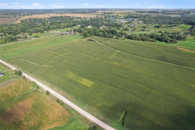 1553 Holmans Road, Mt Vernon, IA 52314