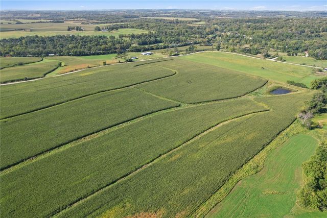 1553 Holmans Road, Mt Vernon, IA 52314