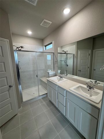 108 Bendecido LOOP, Elgin, TX 78621
