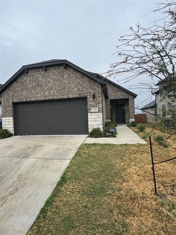108 Bendecido LOOP, Elgin, TX 78621