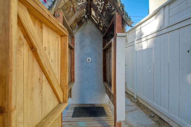 348 La Mesa Avenue, Encinitas, CA 92024