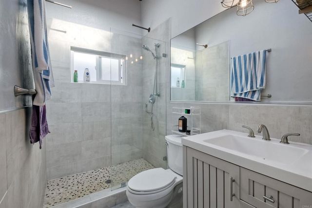 348 La Mesa Avenue, Encinitas, CA 92024
