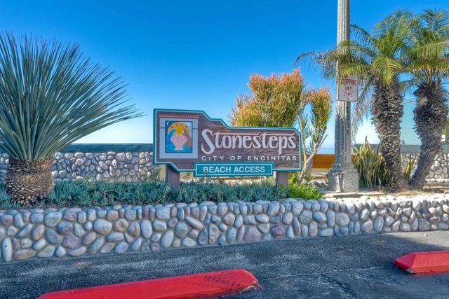 348 La Mesa Avenue, Encinitas, CA 92024