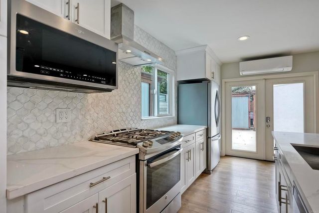 348 La Mesa Avenue, Encinitas, CA 92024