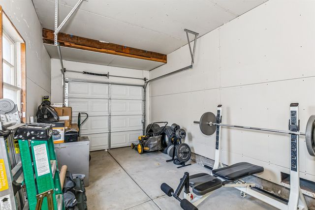 625 S Apache Dr, Wichita, KS 67207