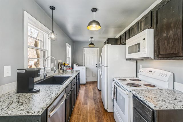 625 S Apache Dr, Wichita, KS 67207