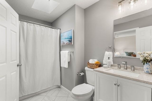 357 Boylston St 5, Lowell, MA 01852