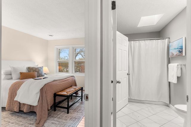 357 Boylston St 5, Lowell, MA 01852