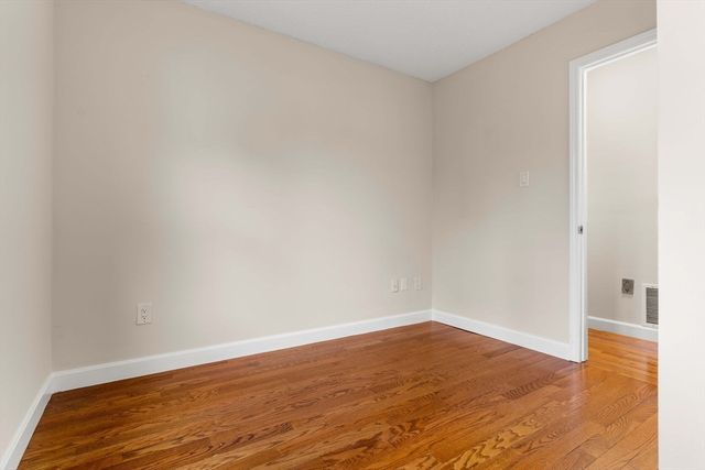 357 Boylston St 5, Lowell, MA 01852