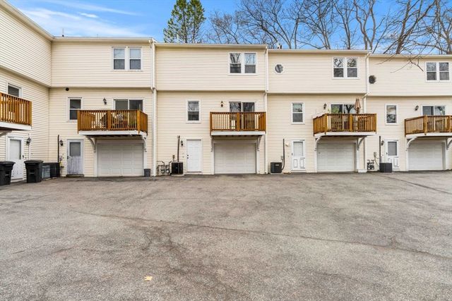 357 Boylston St 5, Lowell, MA 01852