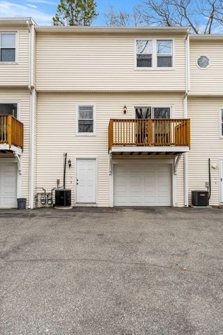357 Boylston St 5, Lowell, MA 01852