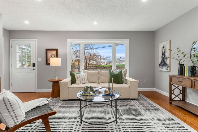 357 Boylston St 5, Lowell, MA 01852