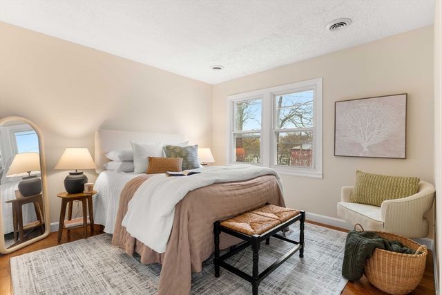 357 Boylston St 5, Lowell, MA 01852