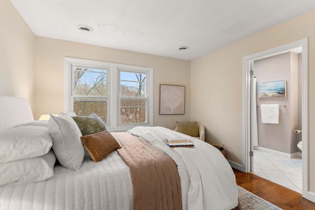 357 Boylston St 5, Lowell, MA 01852
