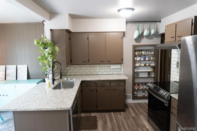 1247 Catalina Drive, Flint Charter Township, MI 48507