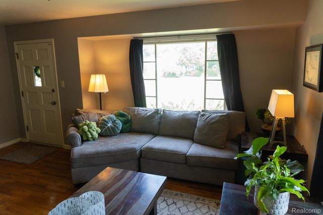 1247 Catalina Drive, Flint Charter Township, MI 48507