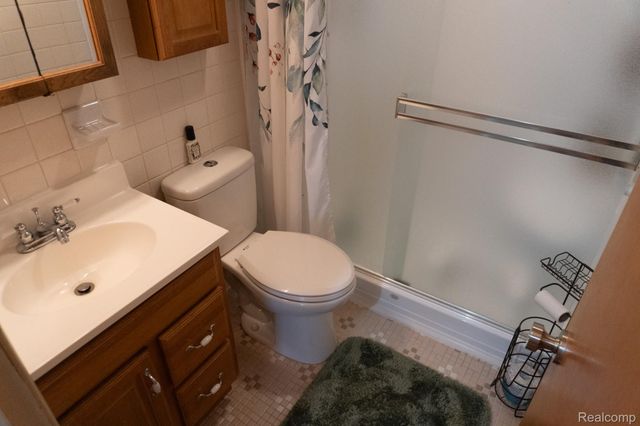 1247 Catalina Drive, Flint Charter Township, MI 48507