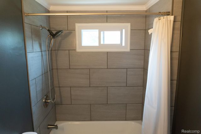 1247 Catalina Drive, Flint Charter Township, MI 48507