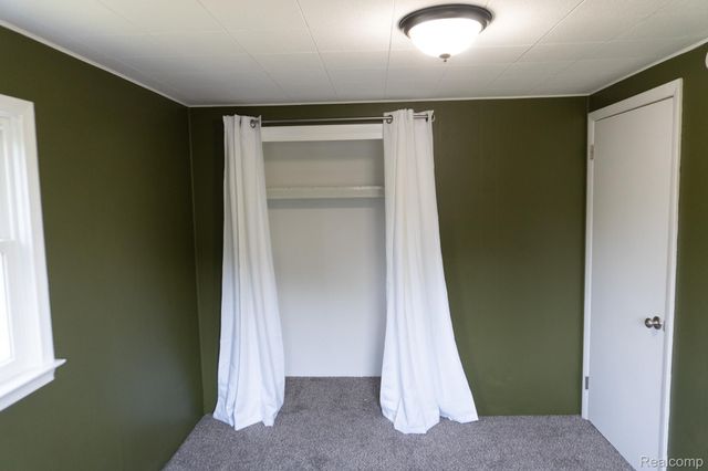 1247 Catalina Drive, Flint Charter Township, MI 48507