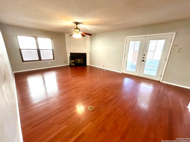 8111 Mescal Trail, San Antonio, TX 78244