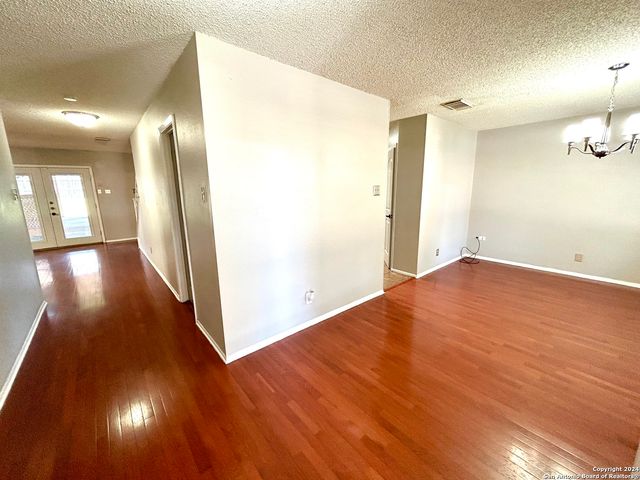 8111 Mescal Trail, San Antonio, TX 78244