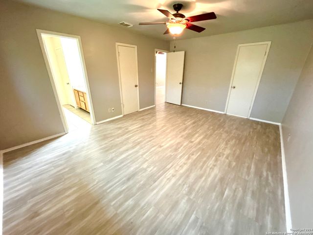 8111 Mescal Trail, San Antonio, TX 78244